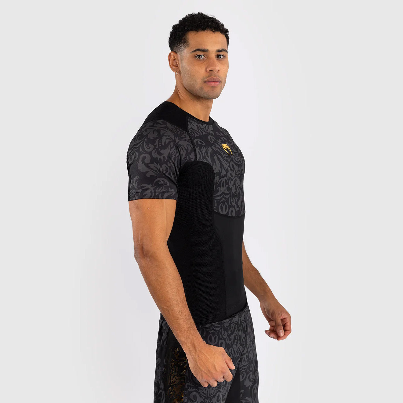 Venum x Topuria Unmatched Edition Short Sleeve Rash Guard Black/Gold - The Fight Club