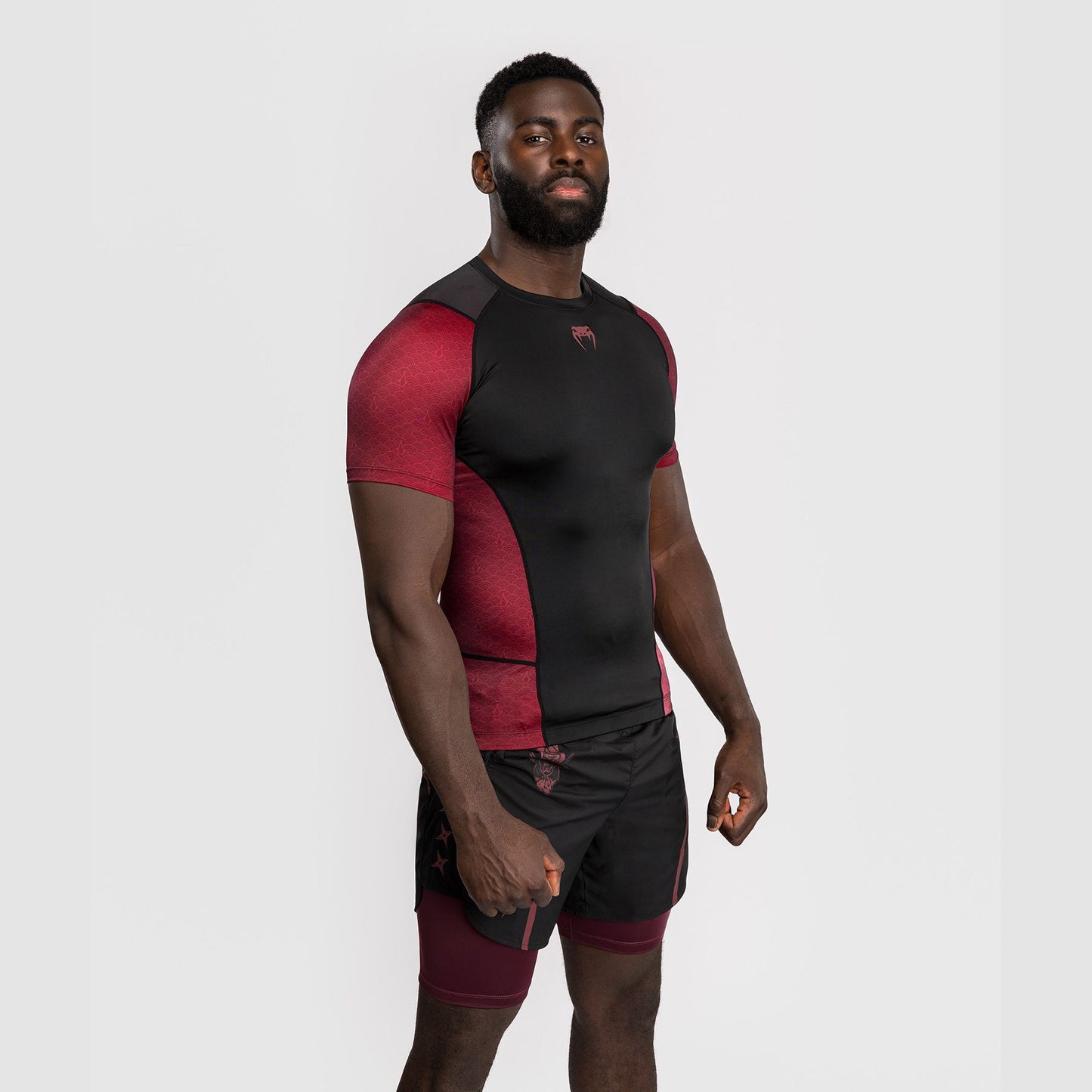 Venum x Assassin's Creed Shadows Men's Short Sleeve Rash Guard Burgundy/Black - The Fight Club