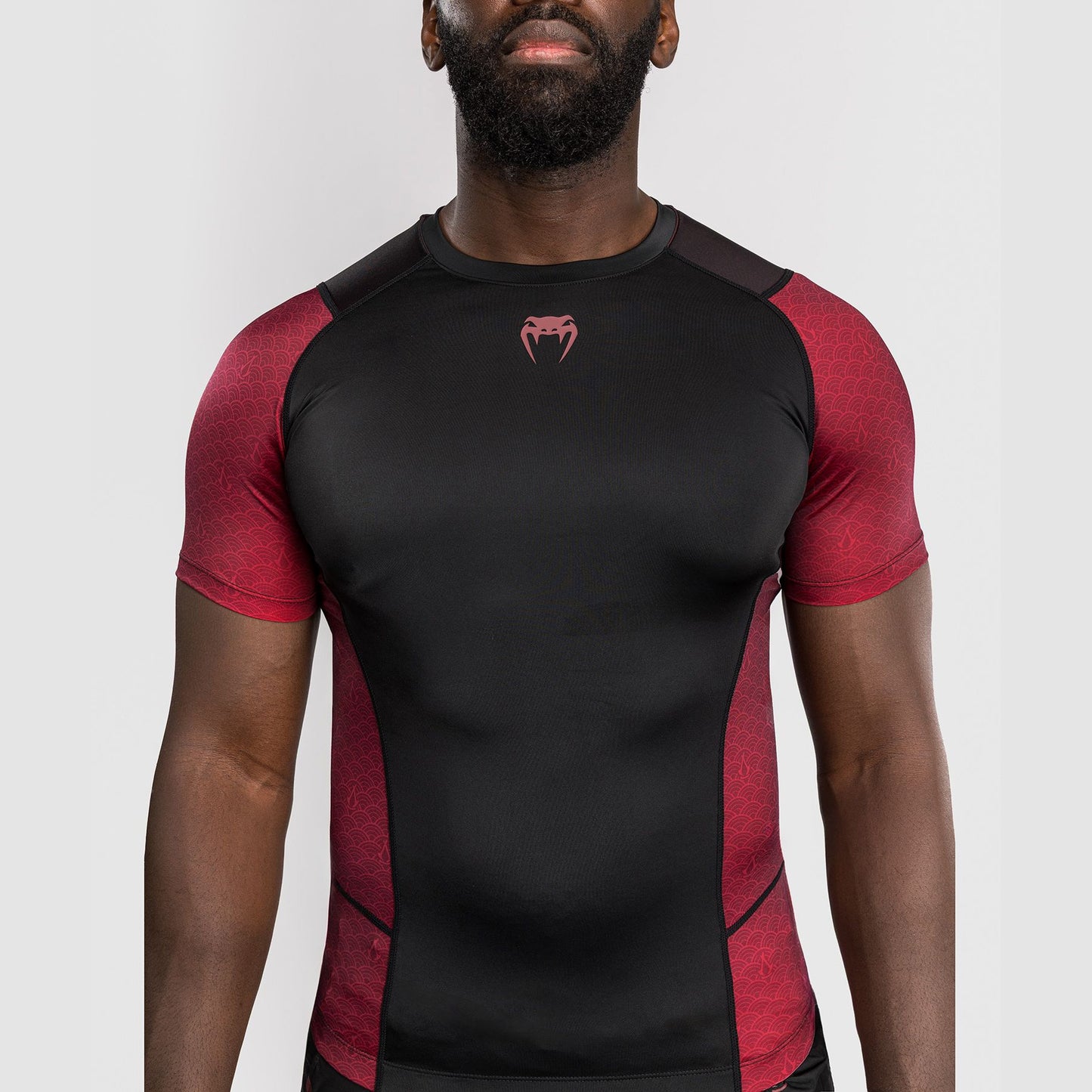 Venum x Assassin's Creed Shadows Men's Short Sleeve Rash Guard Burgundy/Black - The Fight Club