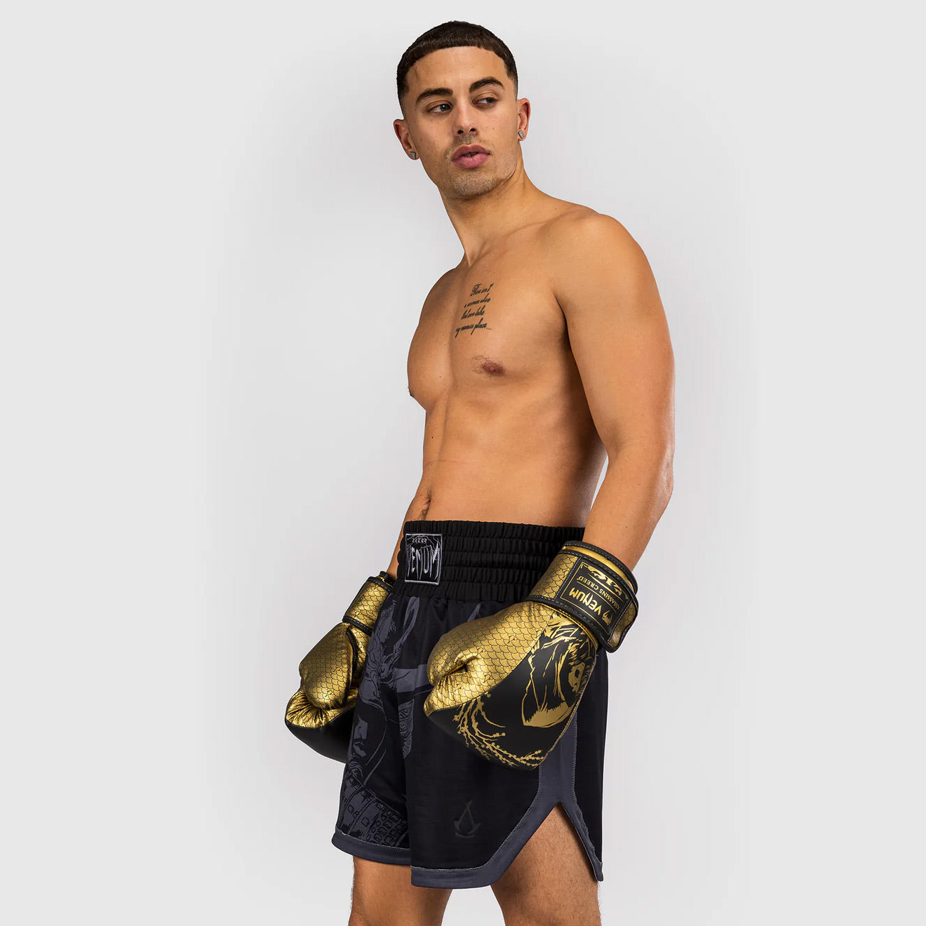 Venum x Assassin's Creed Shadows Boxing Gloves Black/Gold - The Fight Club