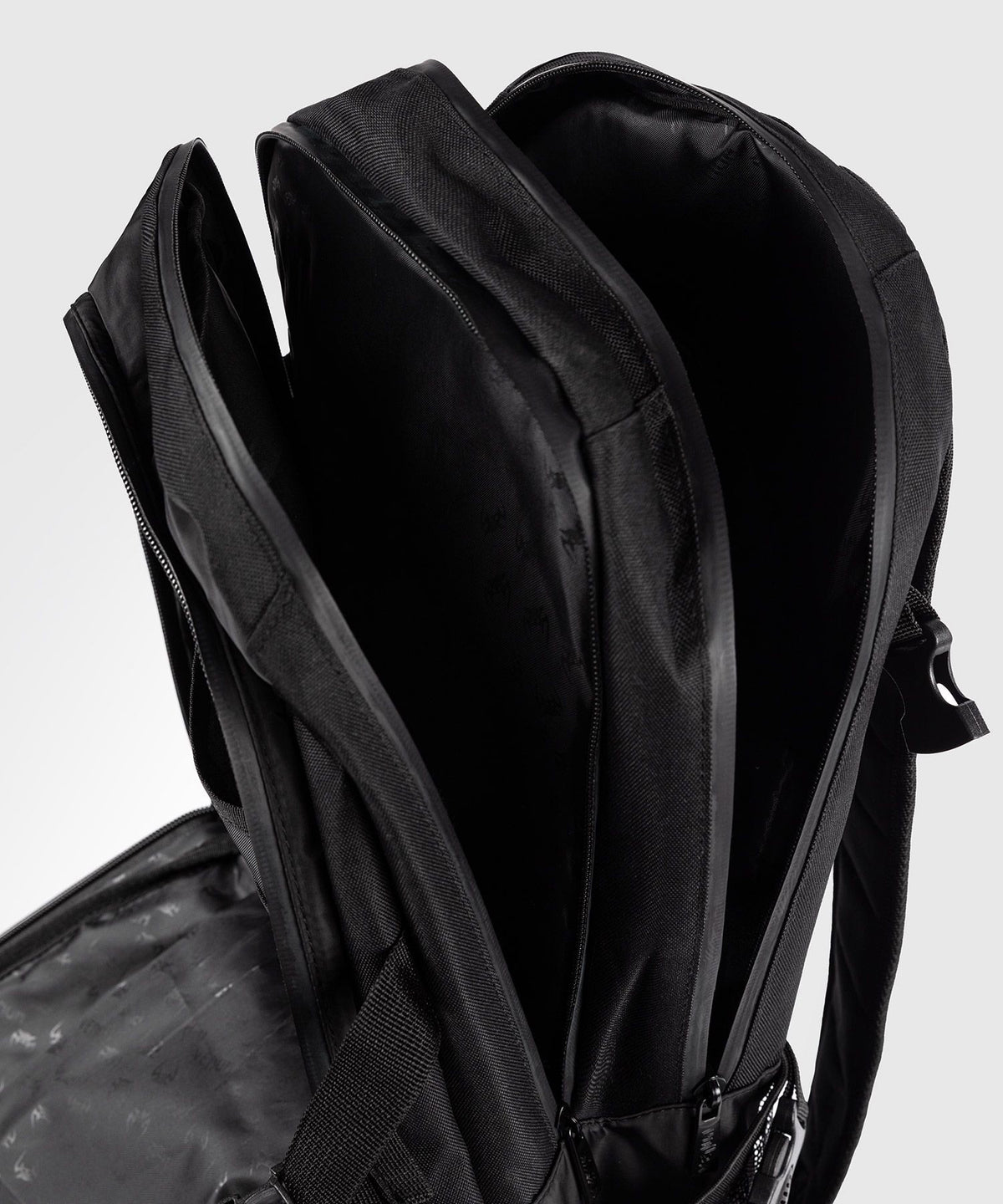 Venum Shockwave Backpack Black - The Fight Club
