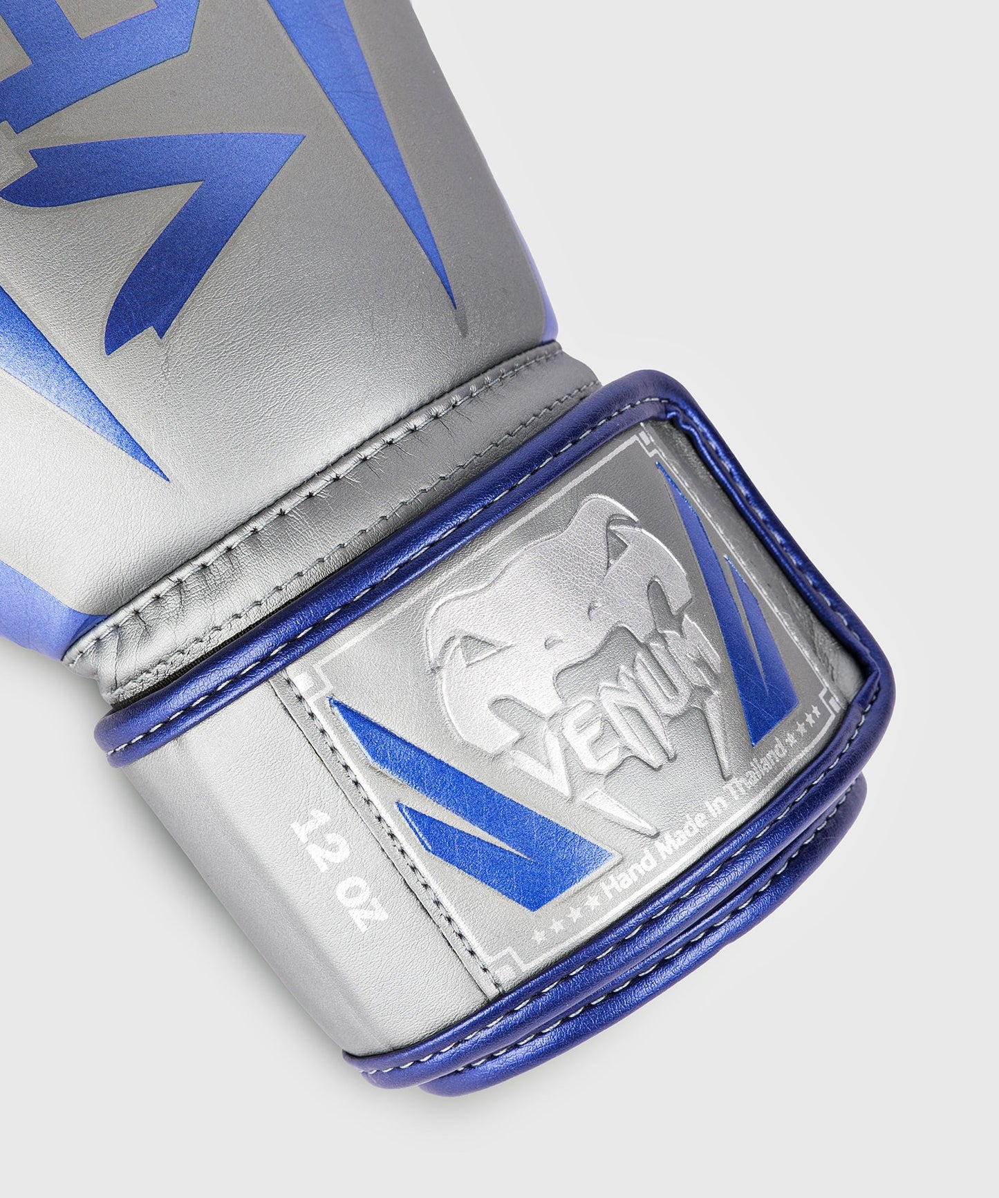 Venum Elite Boxing Gloves Grey Special Edition - The Fight Club