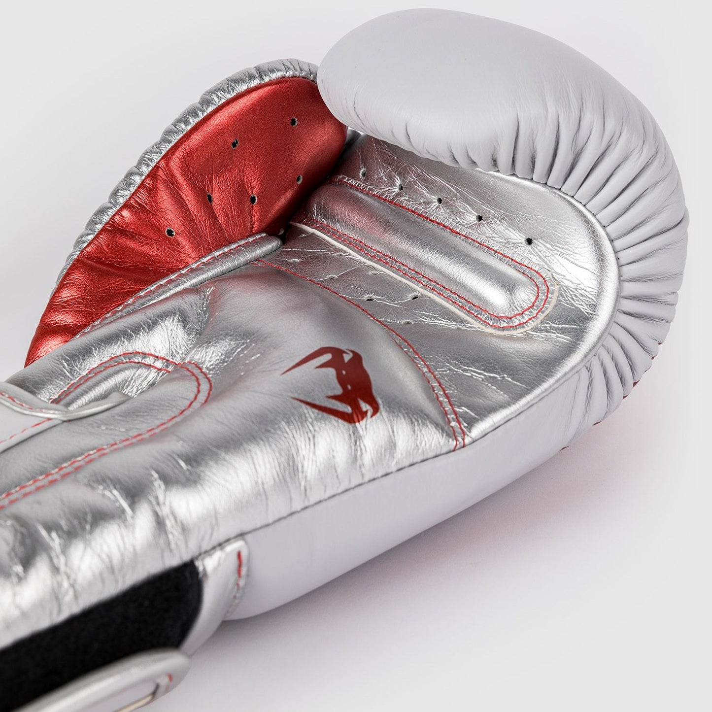 Venum Giant 3.0 Boxing gloves Red/Silver Special Edition - The Fight Club