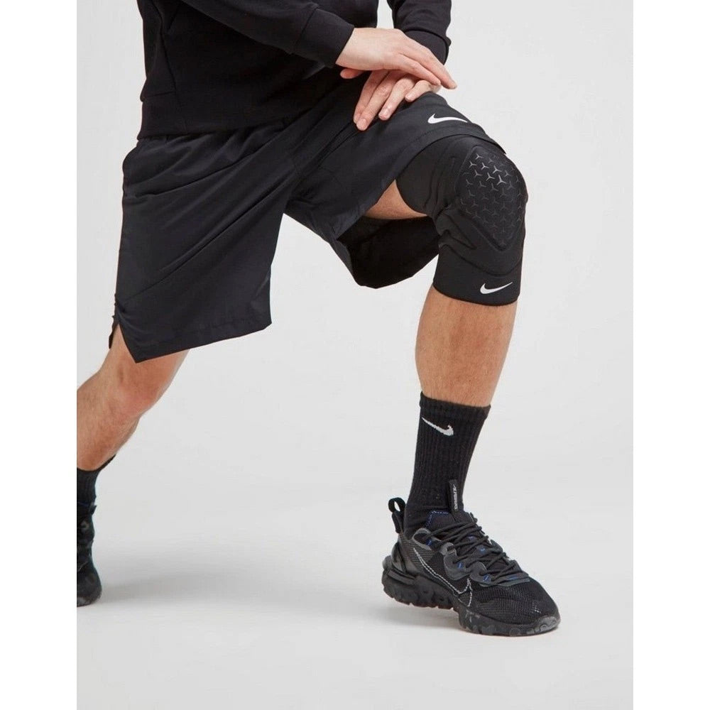 Nike Pro Closed Patella Knee Sleeve - The Fight Club