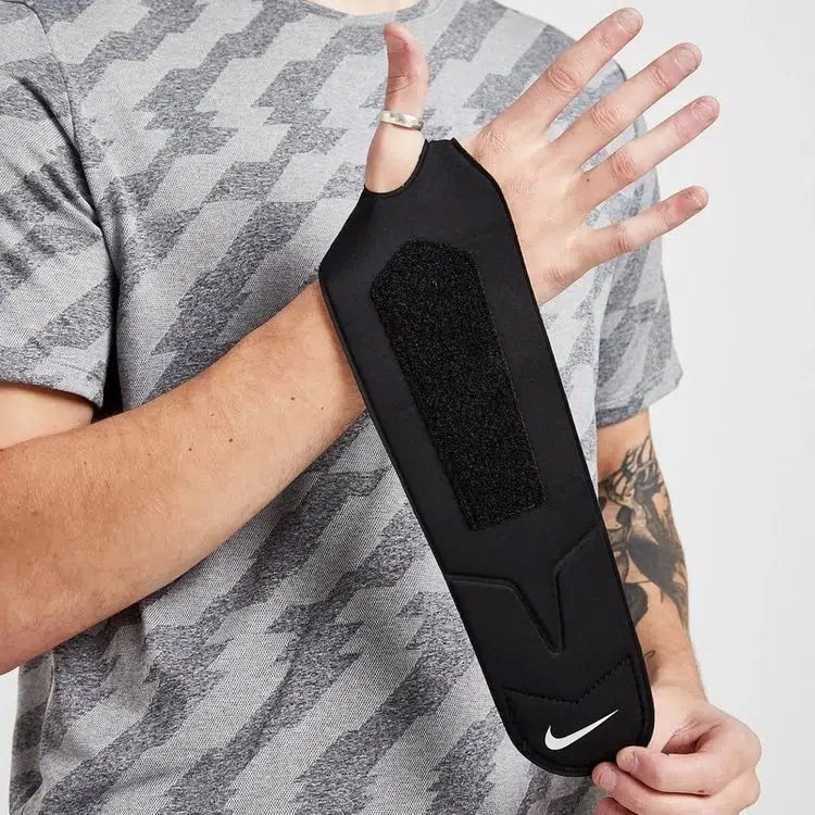 nike pro wrist