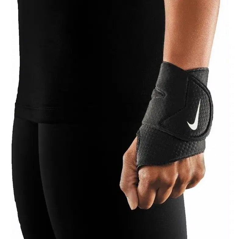 nike pro wrist and thumb wrap
