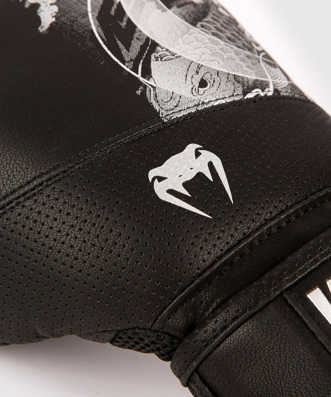 Venum YKZ21 Boxing Gloves - Black/Silver - The Fight Club