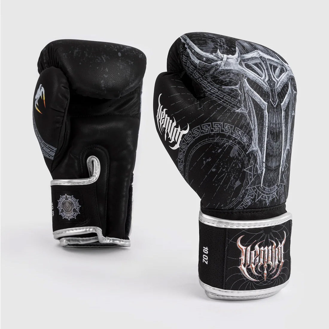 Venum Gladiator 5.0 Boxing Gloves Black/Silver - The Fight Club