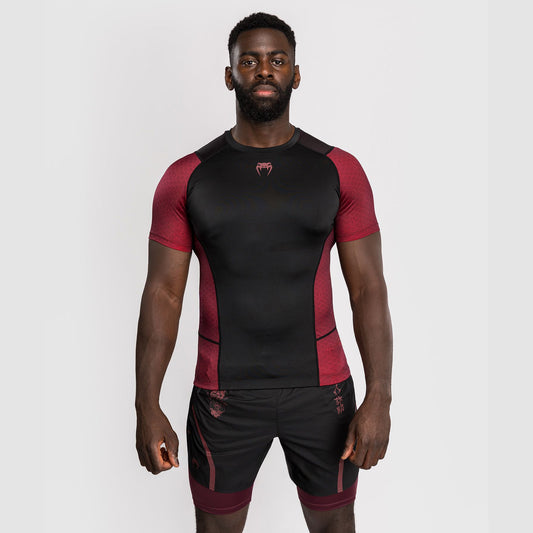 Venum x Assassin's Creed Shadows Men's Short Sleeve Rash Guard Burgundy/Black - The Fight Club