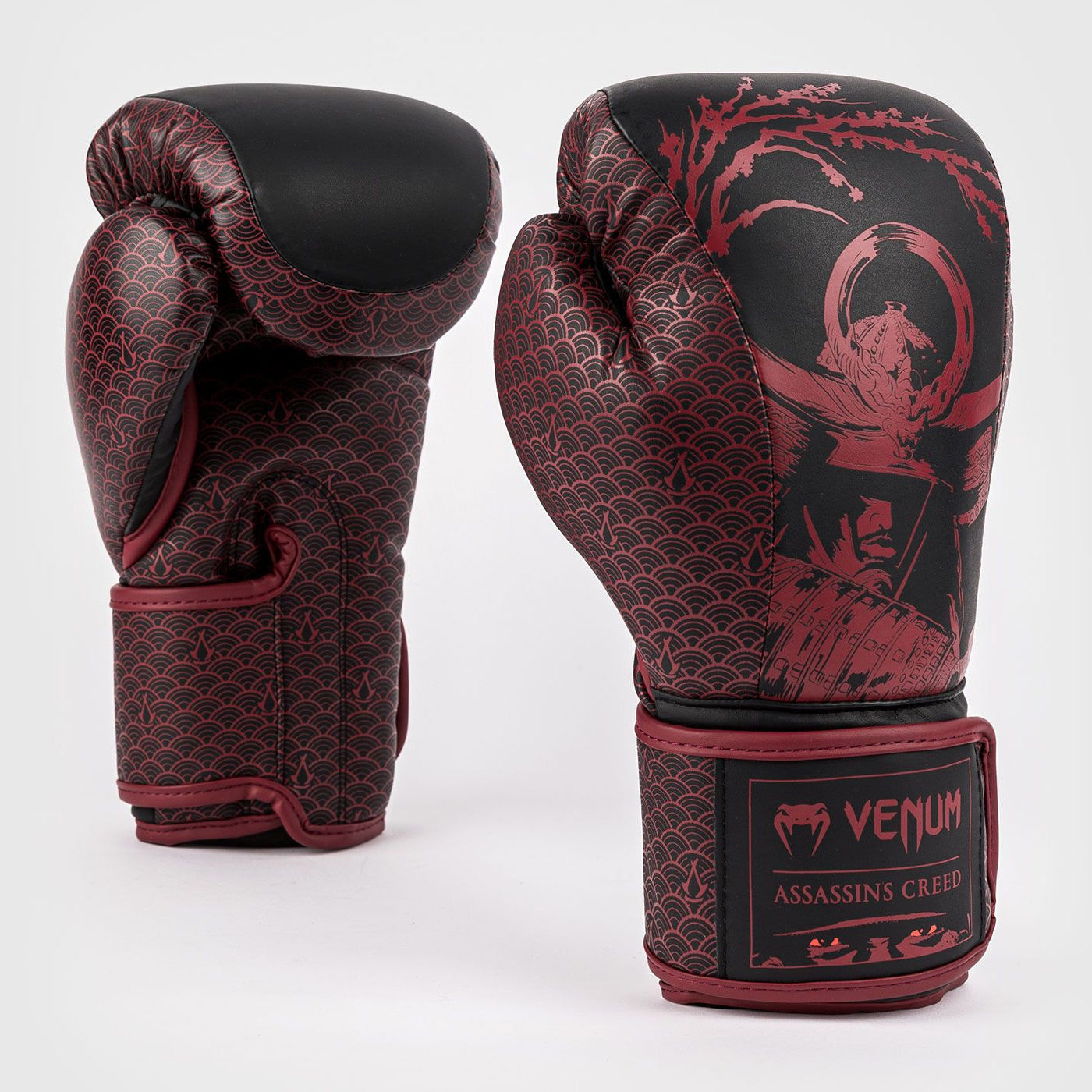 Venum x Assassin's Creed Shadows Boxing Gloves Burgundy/Black - The Fight Club