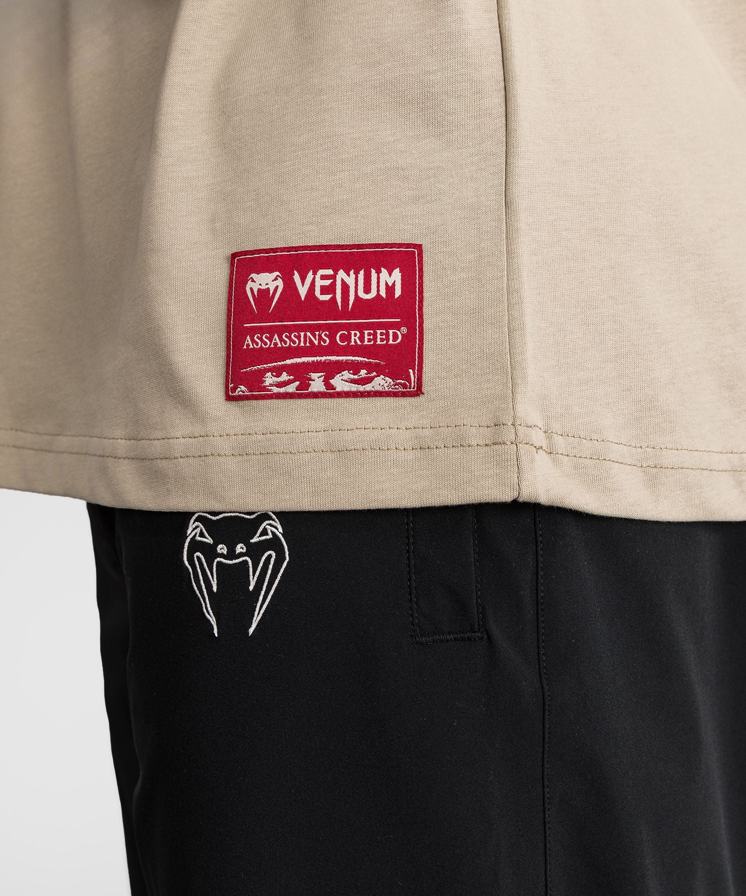 Venum x Assassin's Creed Shadows T-Shirt Sand - The Fight Club