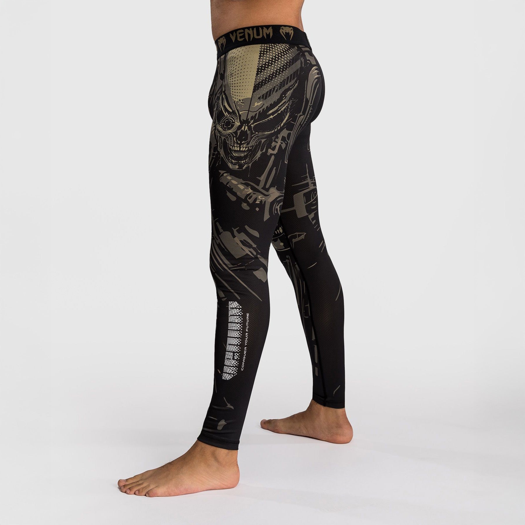 Venum Invader Spats Black/Sand - The Fight Club