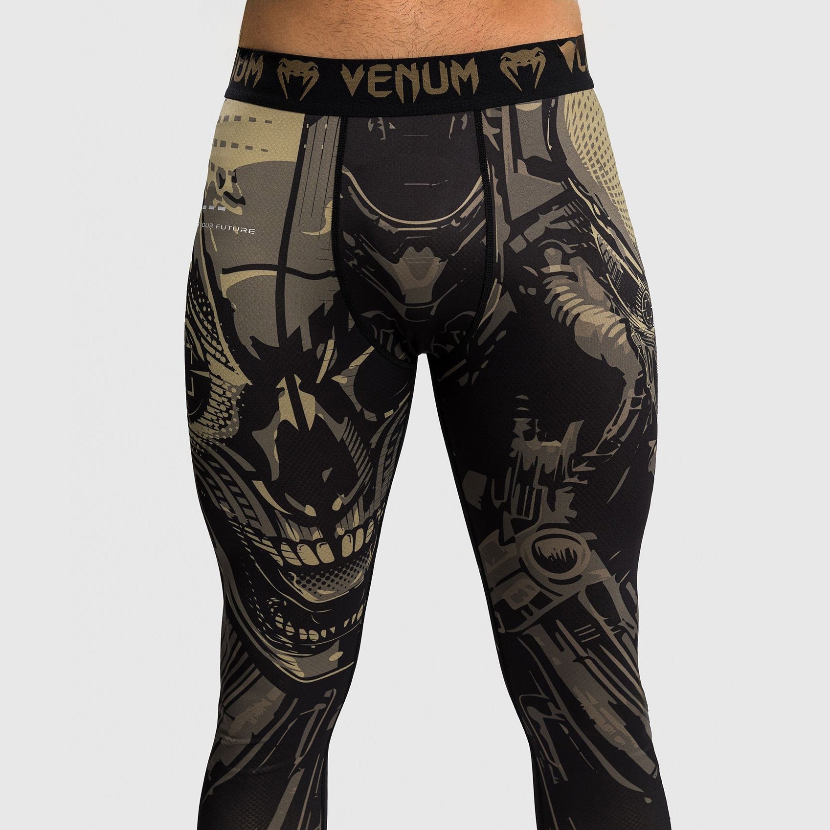 Venum Invader Spats Black/Sand - The Fight Club