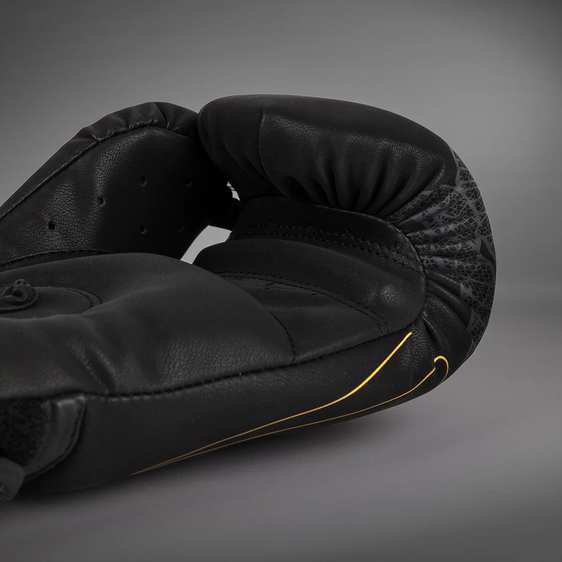 Venum Serpenti Boxing Gloves Black/Silver/Gold - The Fight Club