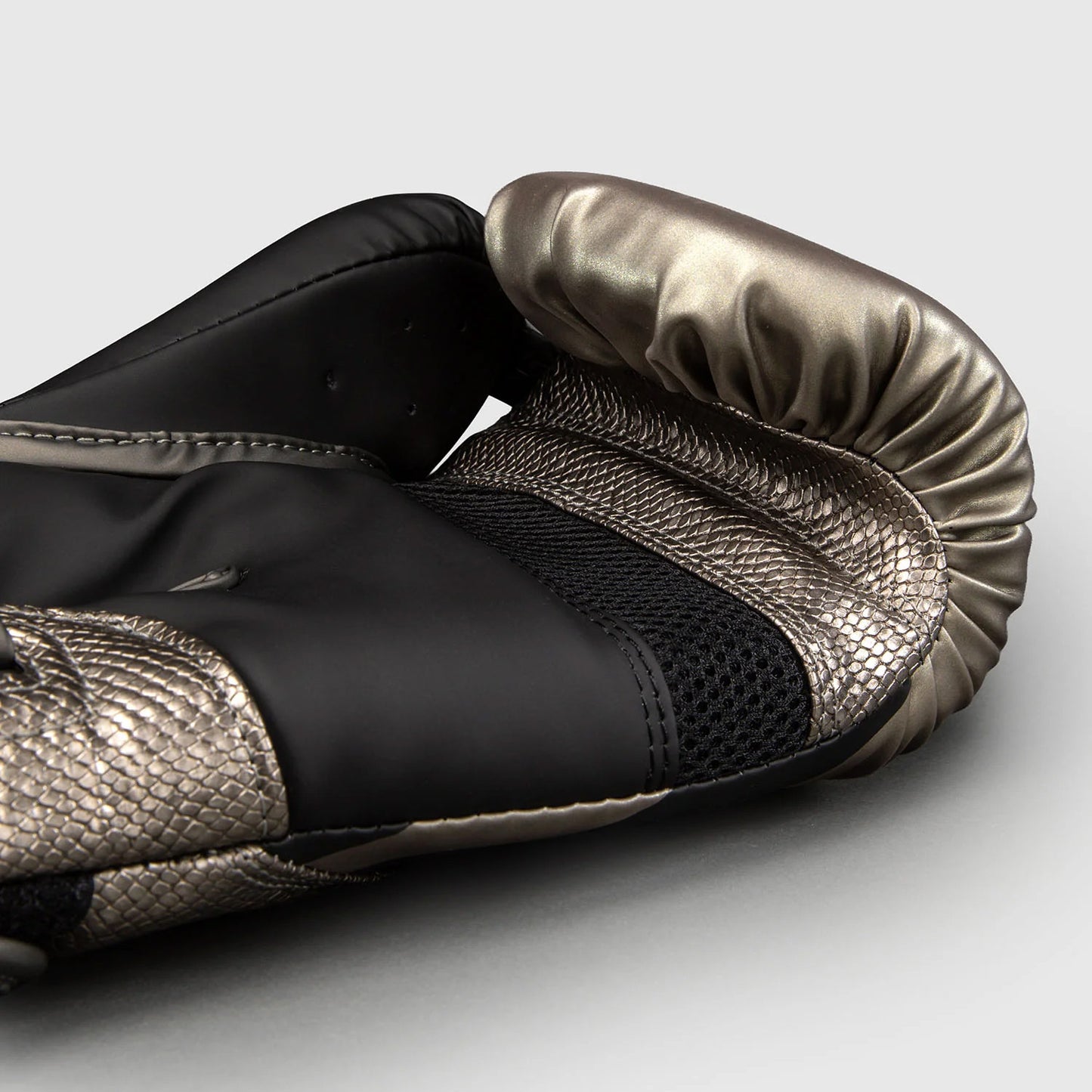 Venum Challenger 4.0 Boxing Gloves Silver/Black - The Fight Club