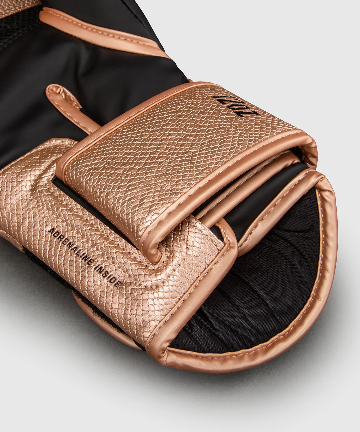 Venum Challenger 4.0 Boxing Gloves Pearly Pink/Black - The Fight Club