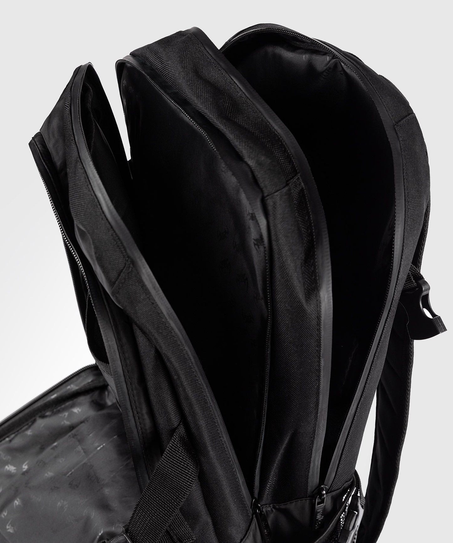 Venum Shockwave Backpack Black - The Fight Club