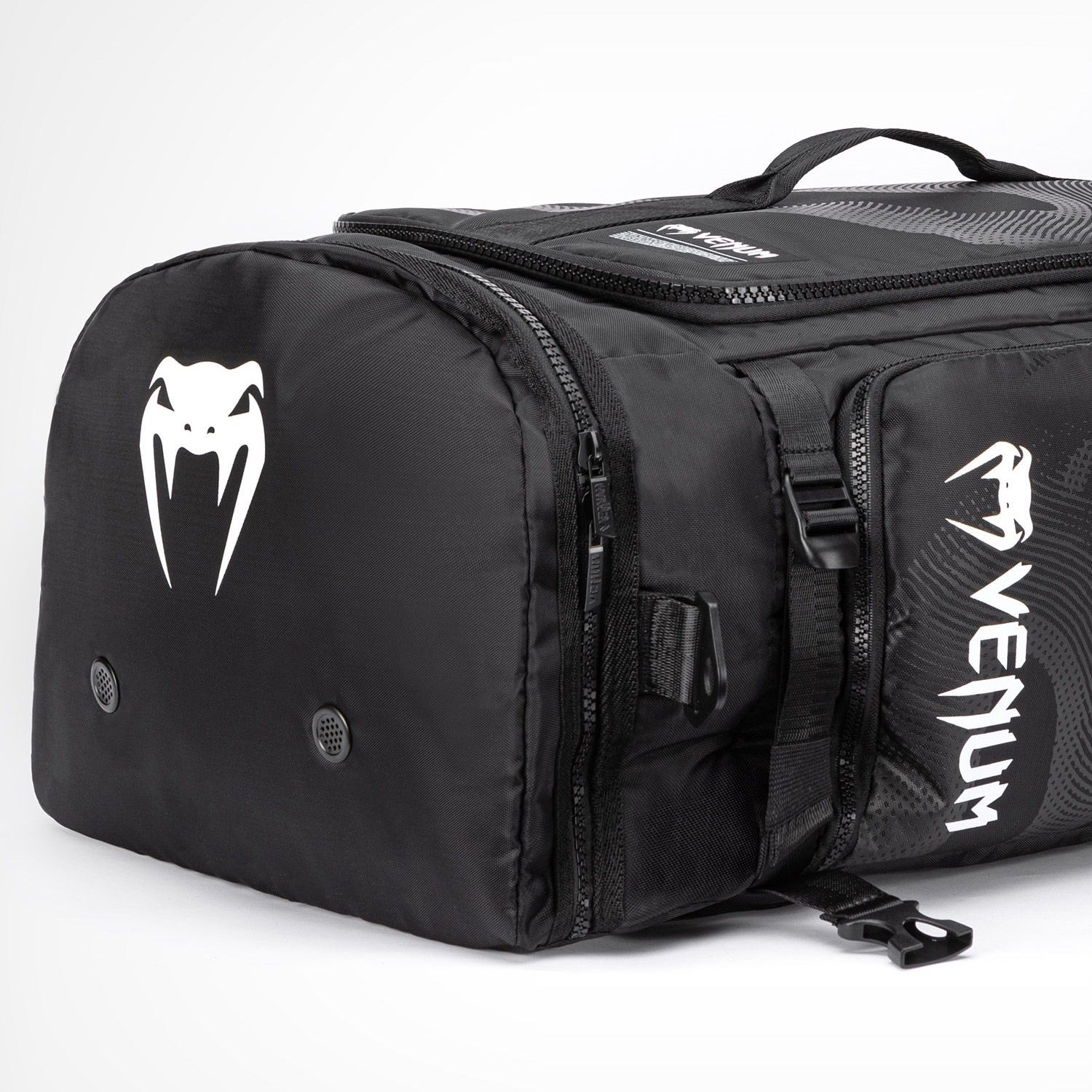 Venum Shockwave コンバーチブルスポーツバッグ 60L ブラック Venum Shockwave Convertible Sports Bag 60L - Black – The Fight Club