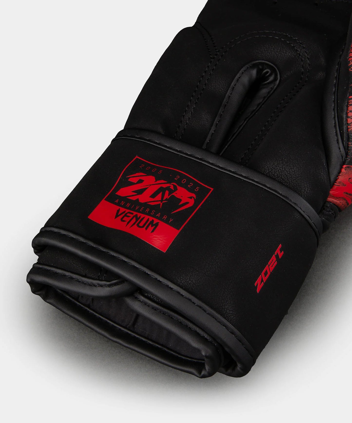 Venum 20th Anniversary Boxing Gloves Black/Red - The Fight Club