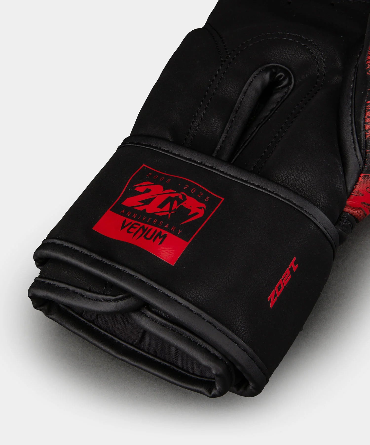 Venum 20th Anniversary Boxing Gloves Black/Red - The Fight Club