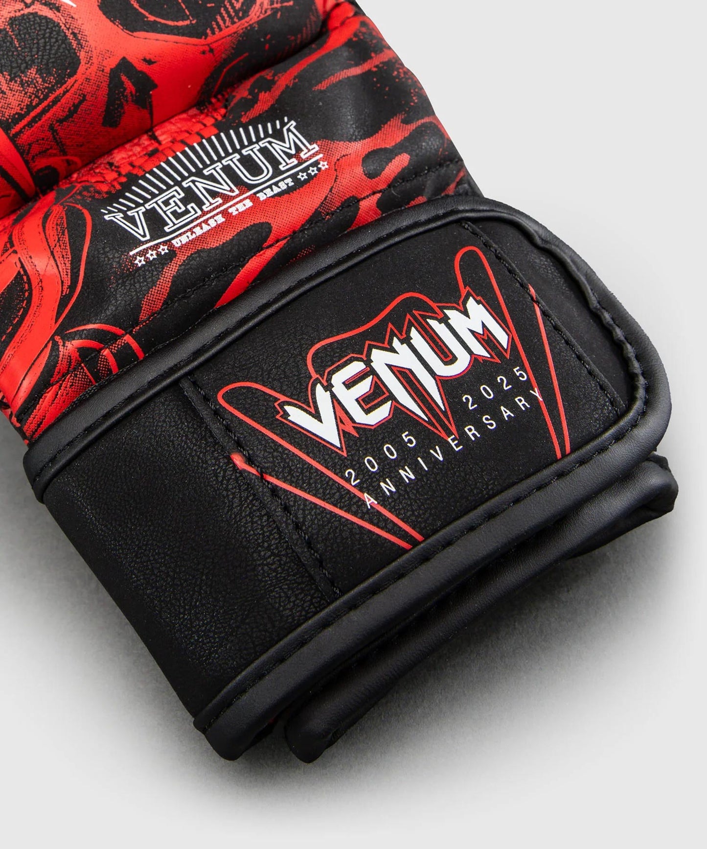 Venum 20th Anniversary Sparring Gloves Black/Red - The Fight Club