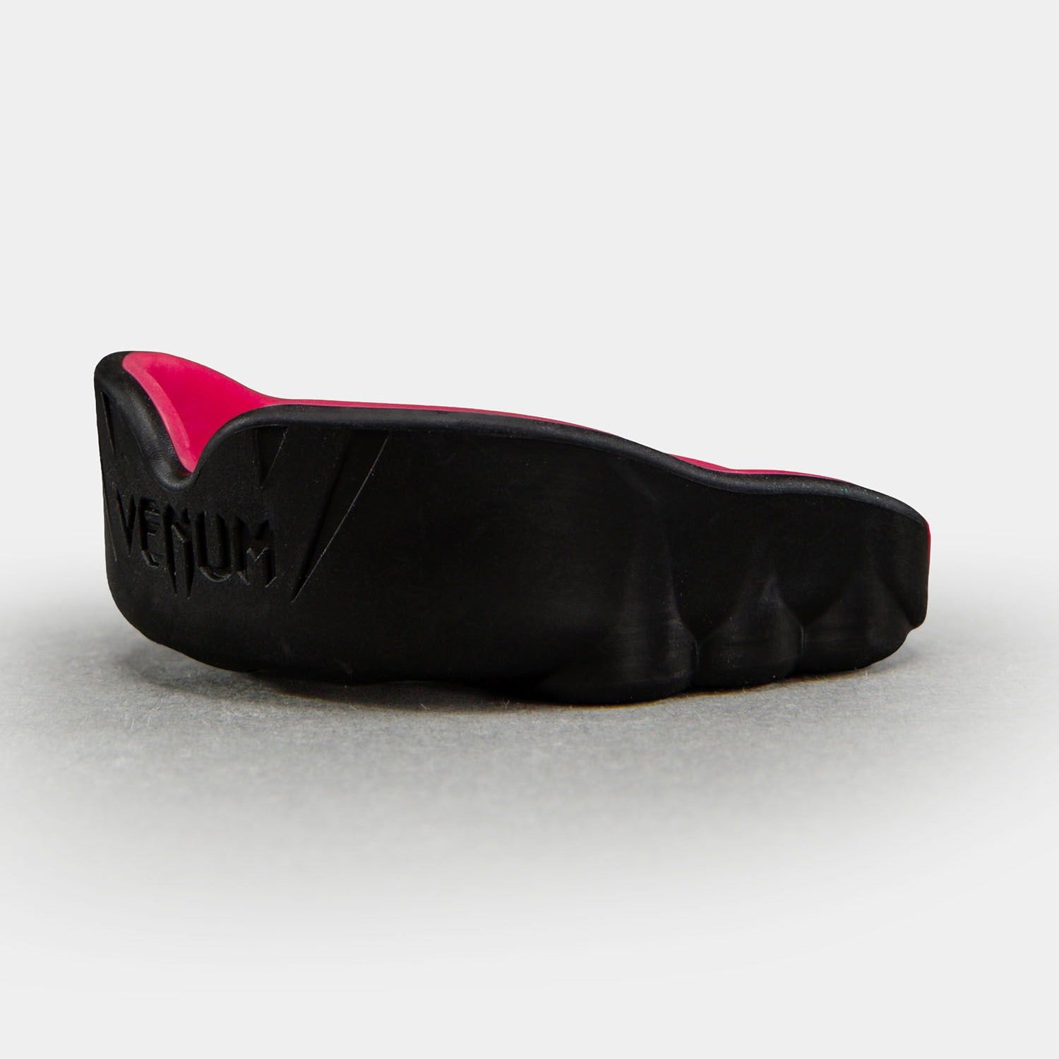 Venum Challenger Mouth Guard Black/Raspberry - The Fight Club