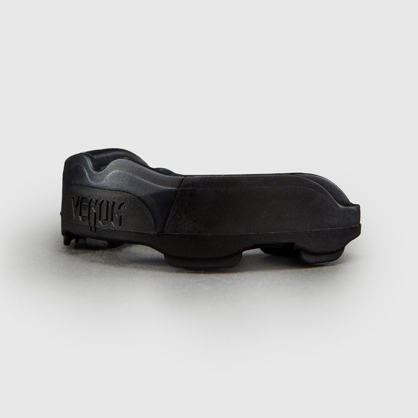 Venum Predator Mouth Guard Black/Black - The Fight Club
