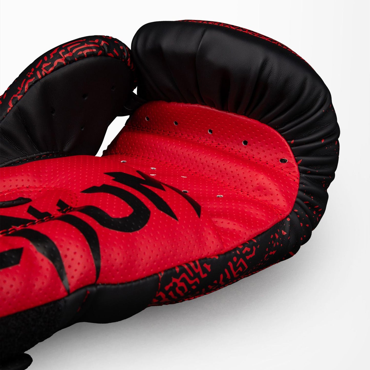 Venum x TEKKEN 8 Boxing Gloves Kazuya Red/Black - The Fight Club