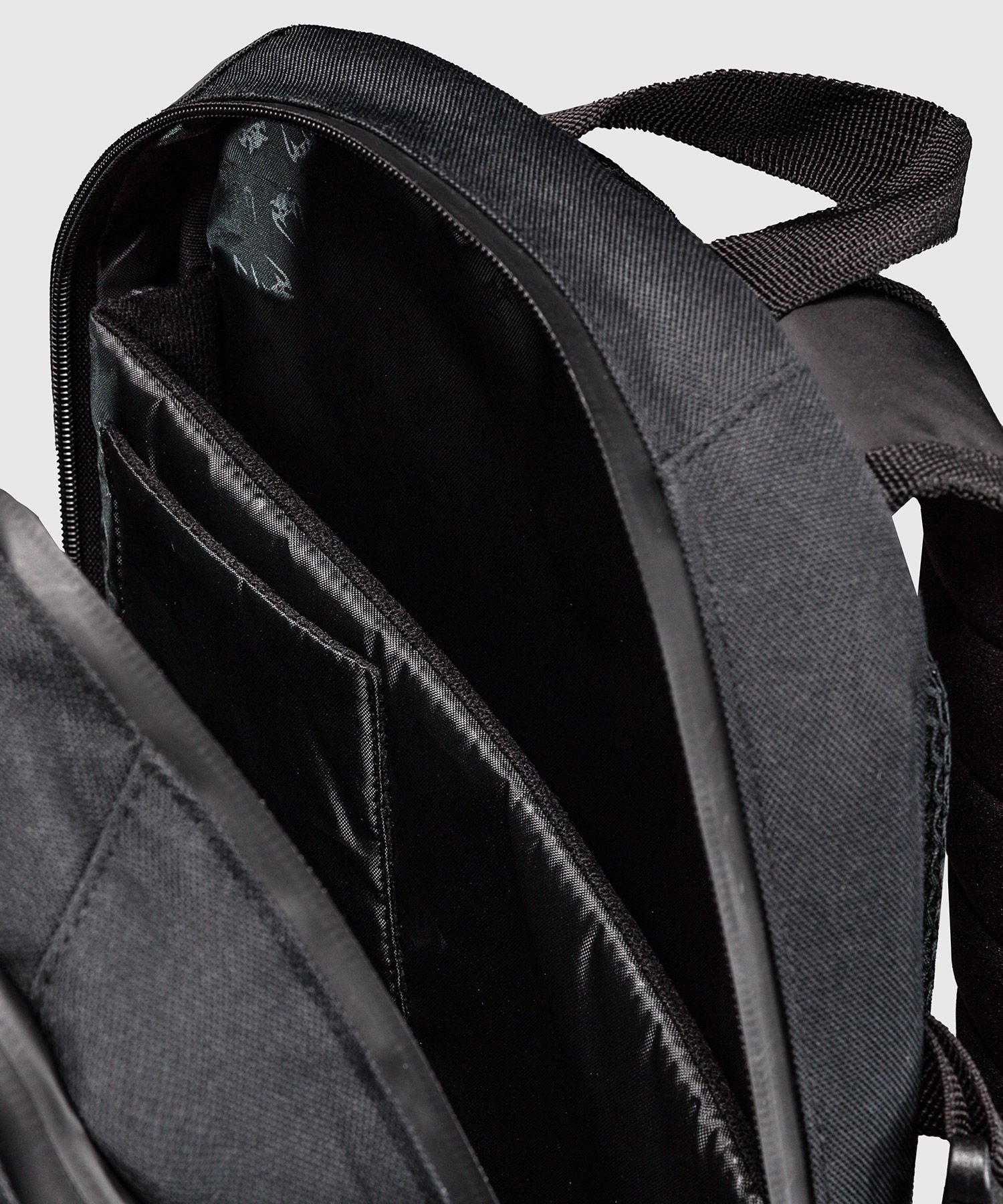 Venum Amazonia Reborn Back Pack Black/Red - The Fight Club