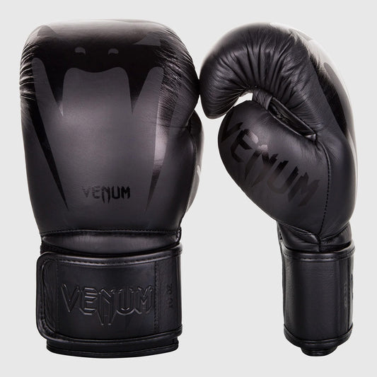 Venum Giant 3.0 Boxing Gloves Nappa Leather Black/Black - The Fight Club