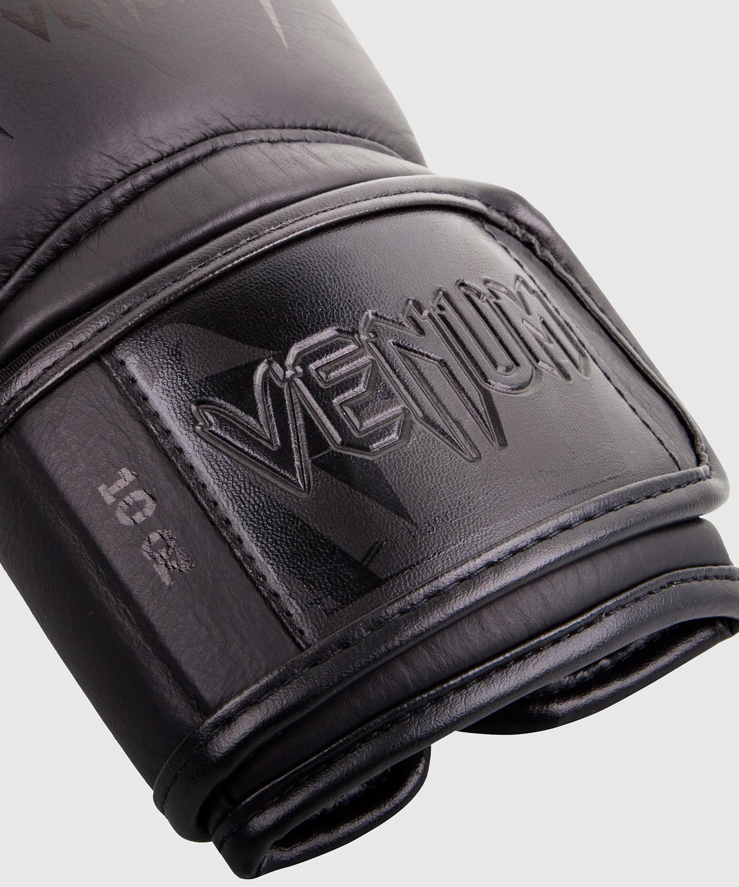 Venum Giant 3.0 Boxing Gloves Nappa Leather Black/Black - The Fight Club