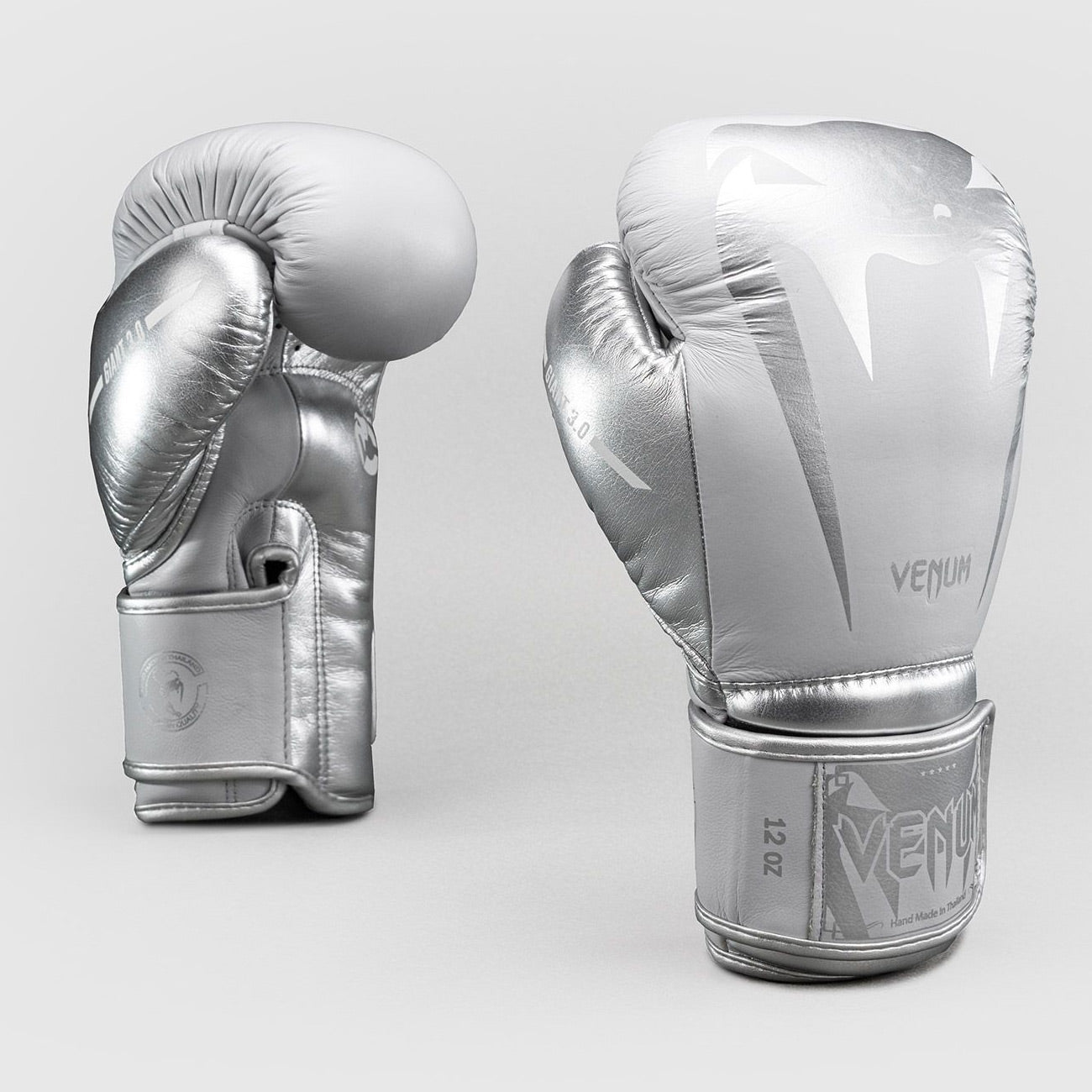 Venum Giant 3.0 ボクシンググローブ グレー/シルバー 14oz Venum Giant 3.0 Boxing Gloves - Grey/Silver – The Fight Club